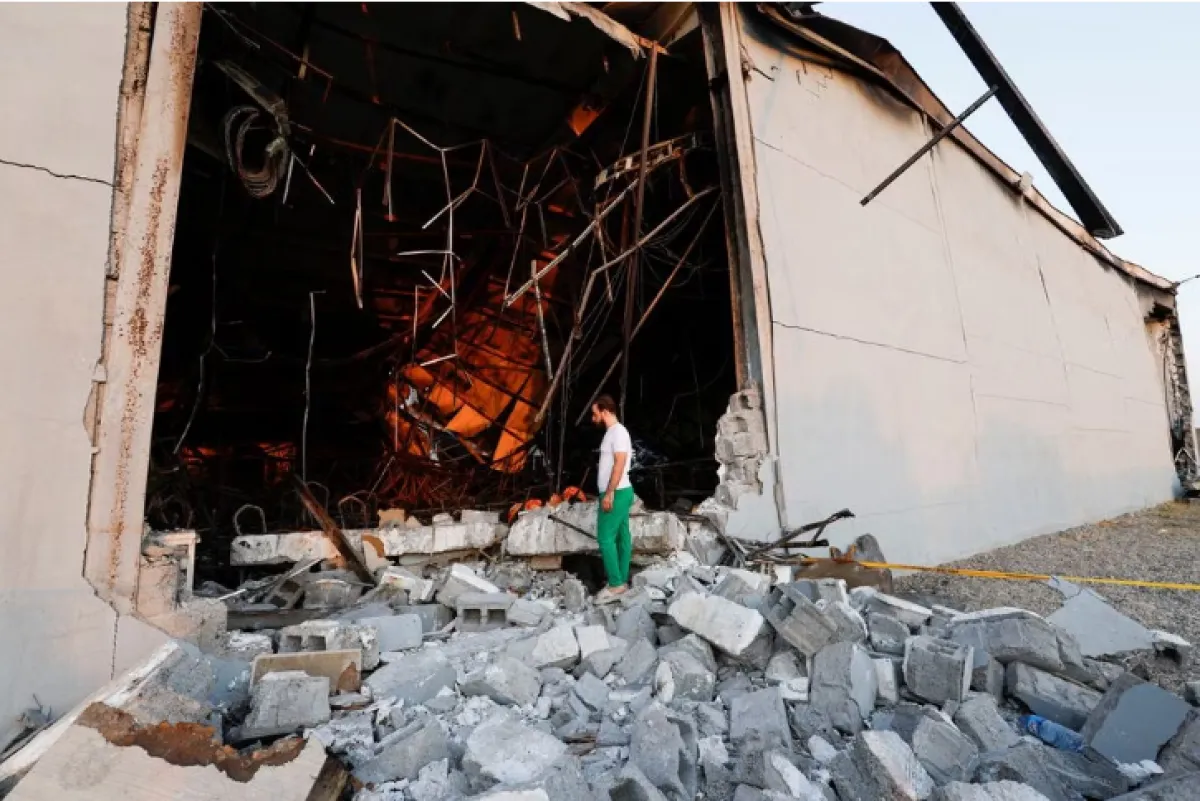 حريق ضخم يلتهم قاعة أعراس في العراق. الصورة من REUTERS by  Khalid Al-Mousily