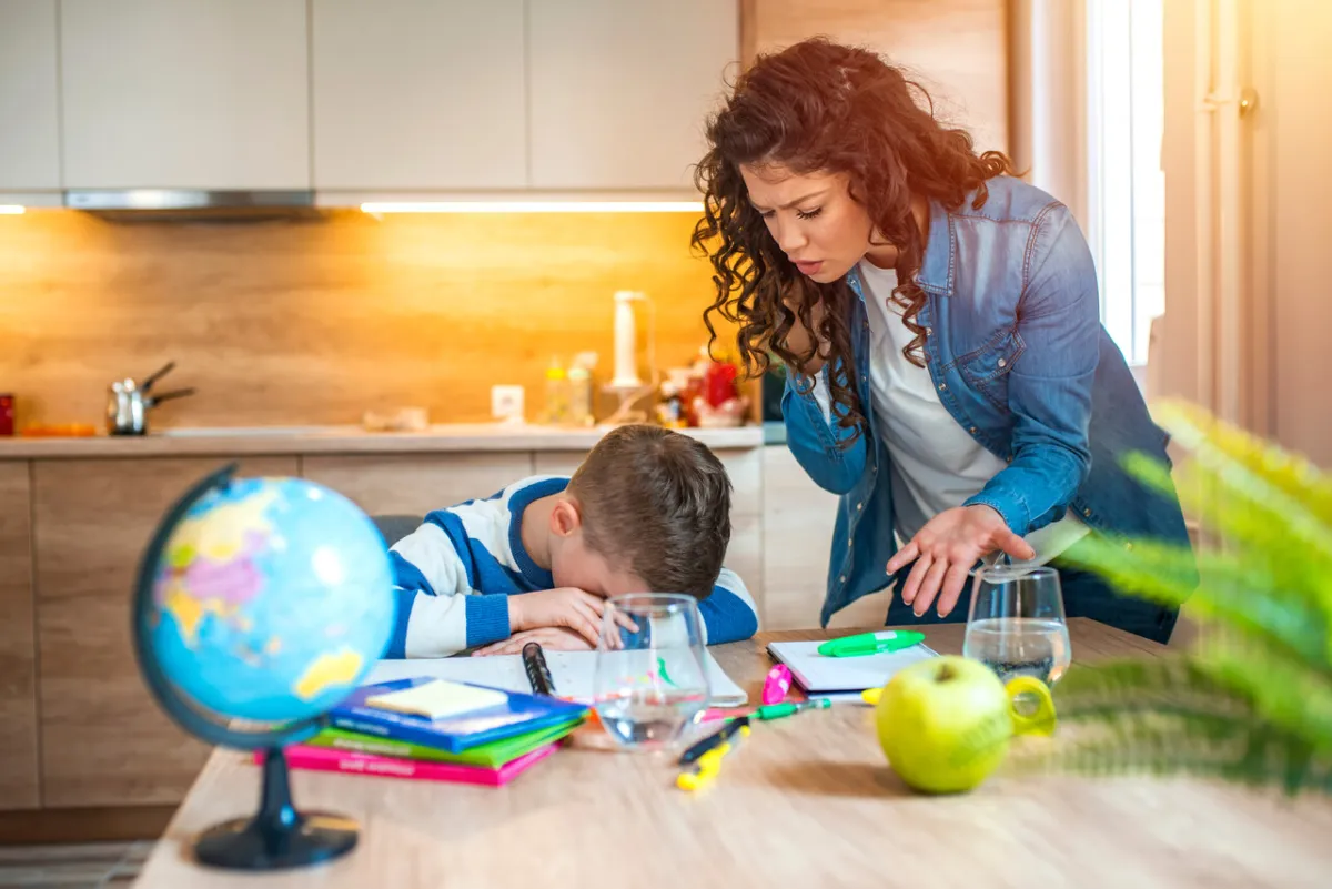 صورة لتوتر الأم