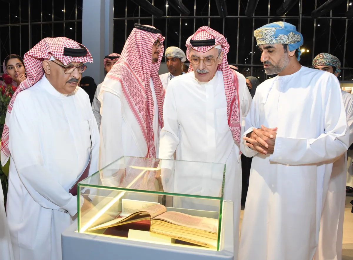  "الأمير بدر بن عبدالمحسن" يزور ركن سلطنة عمان. الصورة من وكالة الأنباء العمانية 