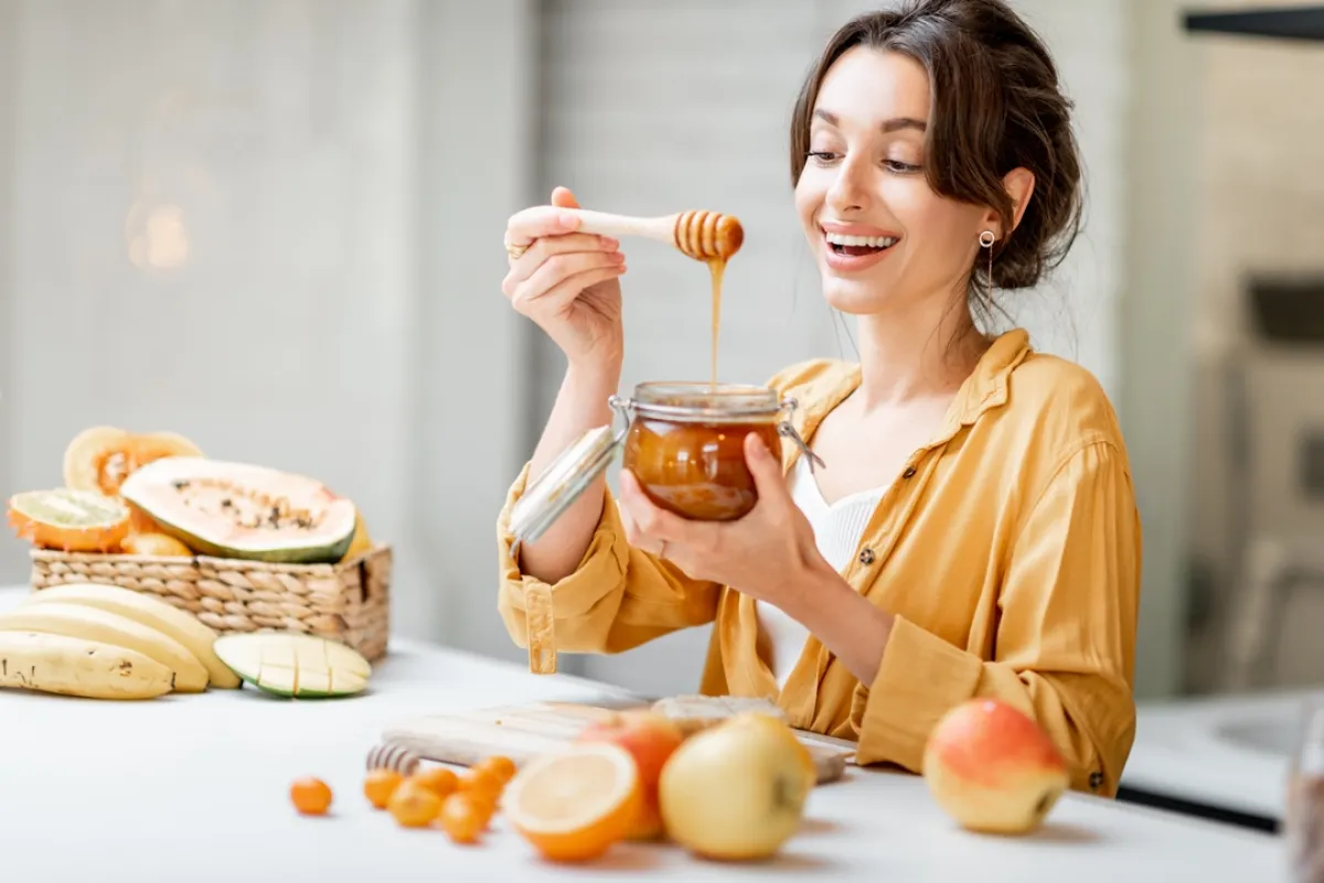 فوائد عسل الزعتر الشفائية غير متوقعة.. خصوصاً  للعروس