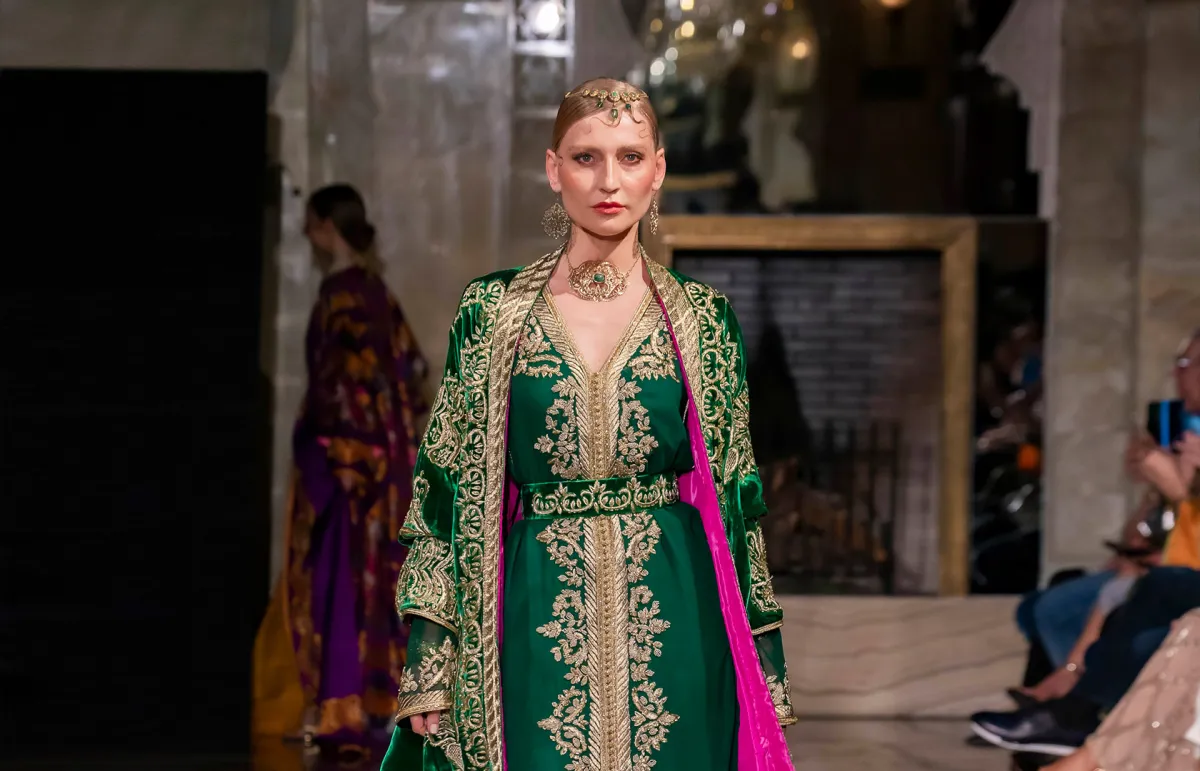 قفطان من ماركة Lamia Lakhsassi - الصورة من Launchmetrics/Spotlight ©