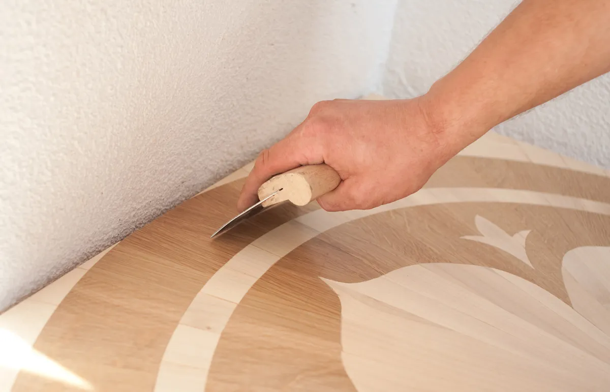 التطعيم والرسم على الخشب - الصورة من Shutterstock