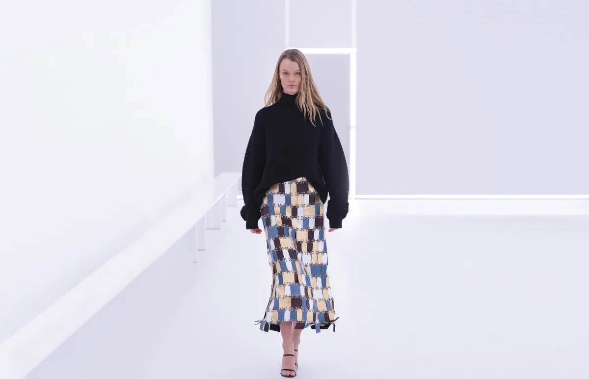 تنورة ميدي تول من Brandon Maxwell - الصورة من Launchmetrics/Spotlight ©