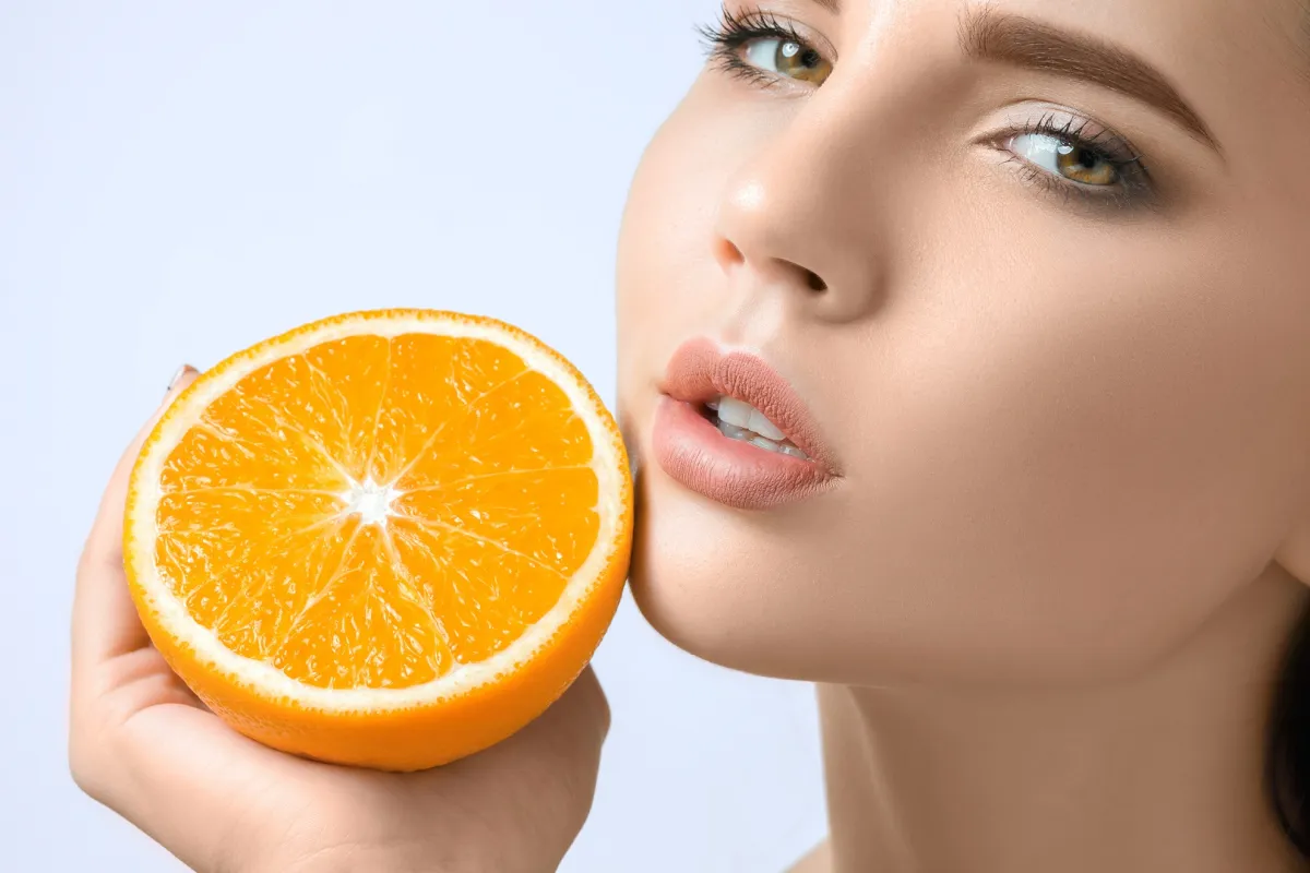 فيتامين سي للبشرة- الصورة من Freepik 