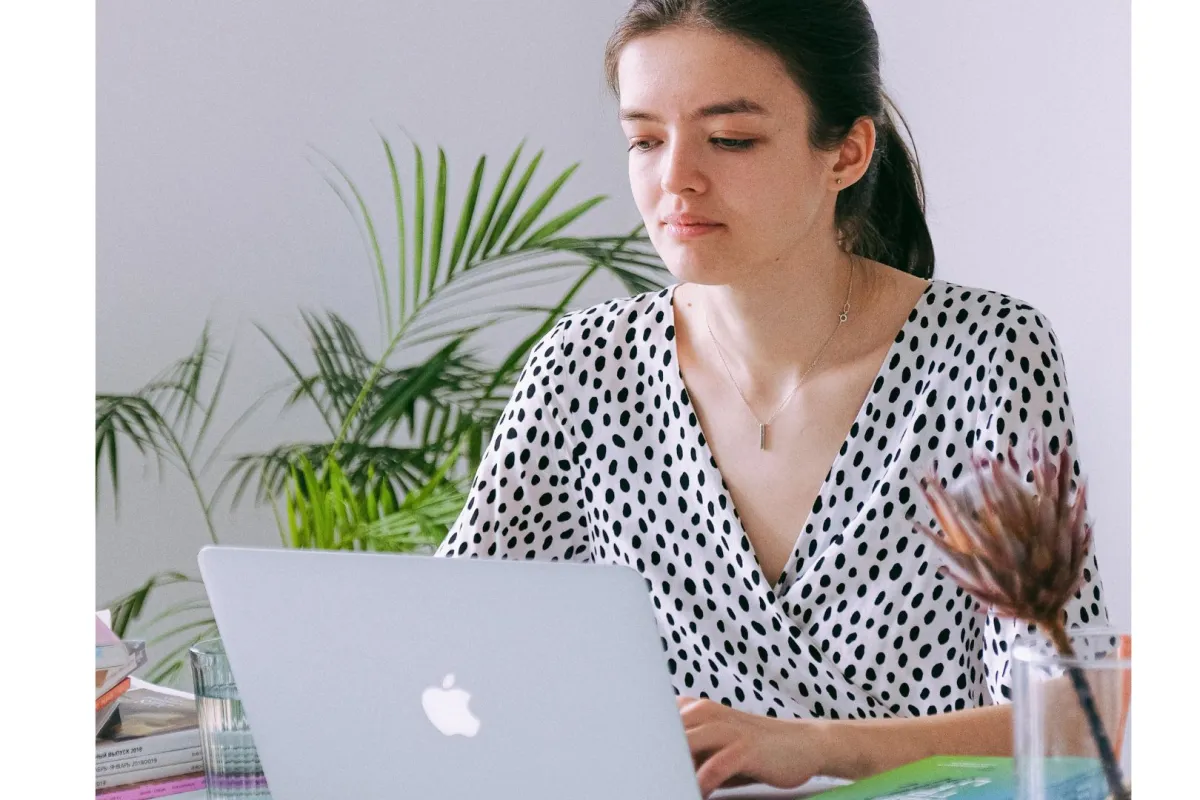 كتابة المفالات باستخدام الذكاء الاصطناعي