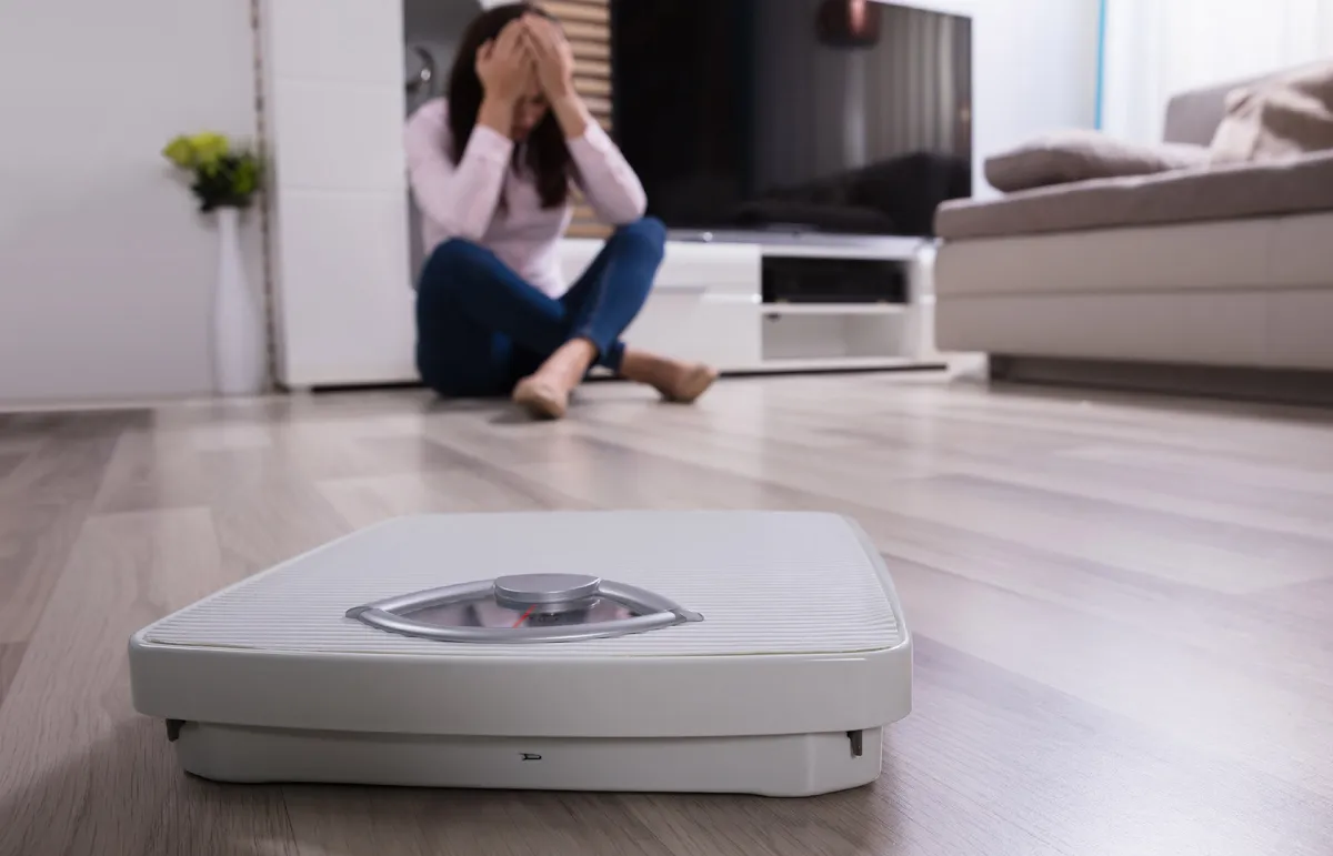 العلاقة المعقدة بين التوتر والوزن ما تحتاجين معرفته (المصدر: Shutterstock)