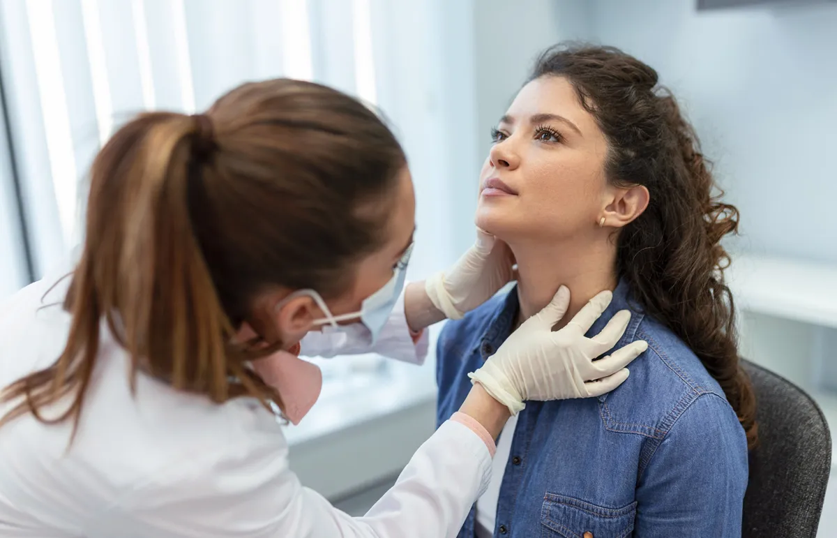 دور الغدّة الدرقية في الجسم (المصدر: Shutterstock)