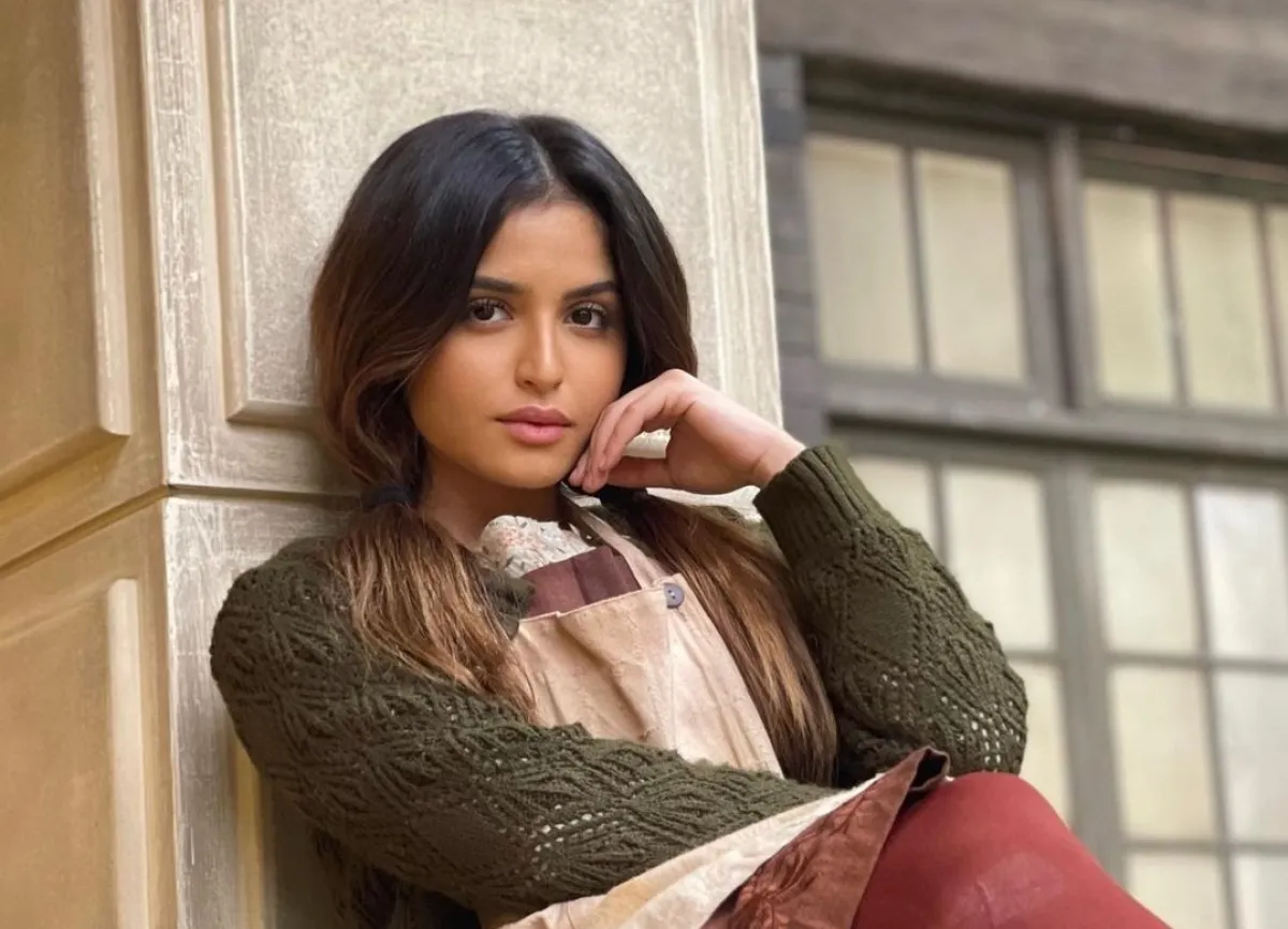 حلا الترك- في كواليس فيلم سكر- الصورة من صفحتها على إنستغرام 