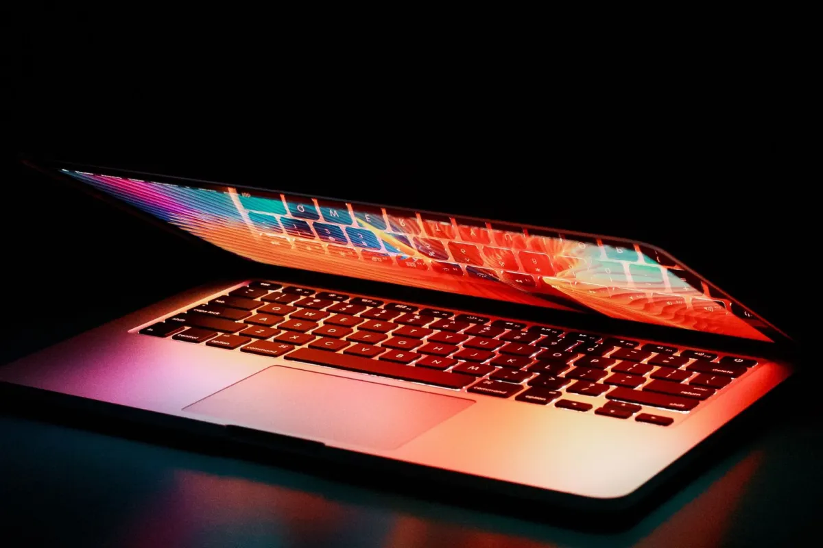 الانترنت وكيف يتصرف أفراد الأسرة حياله