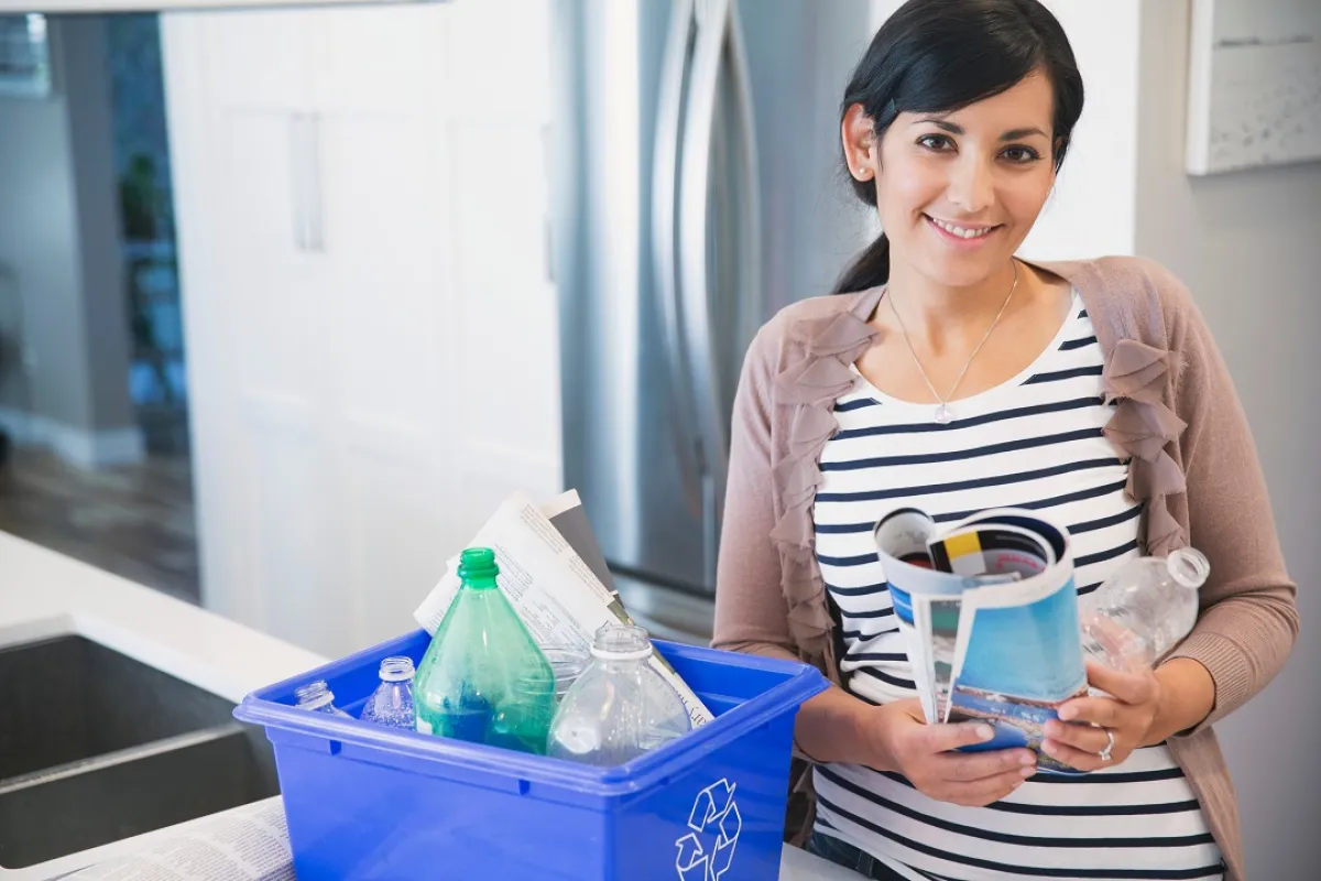 صورة لحامل تستخدم المواد الكيمائية