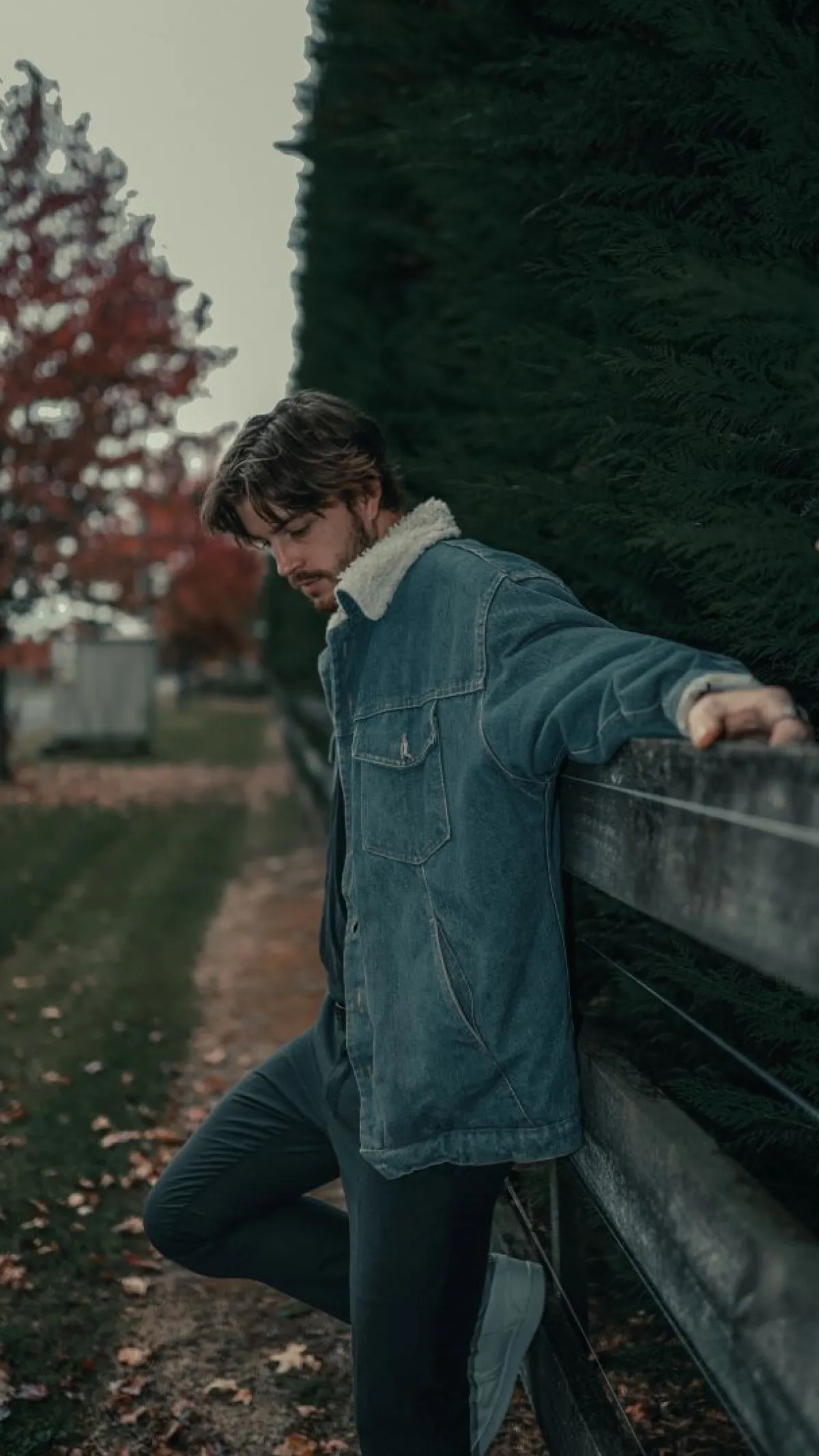 علامات الإعجاب عند الرجل الخجول