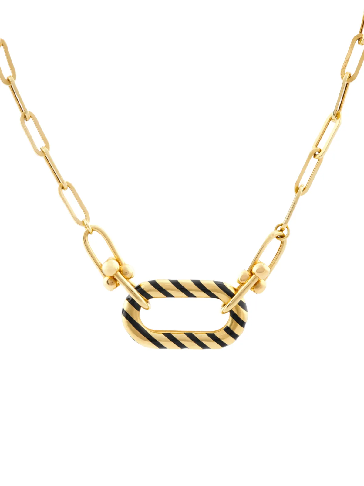 سلسال من تصميم المصممة لارا فاراكيان