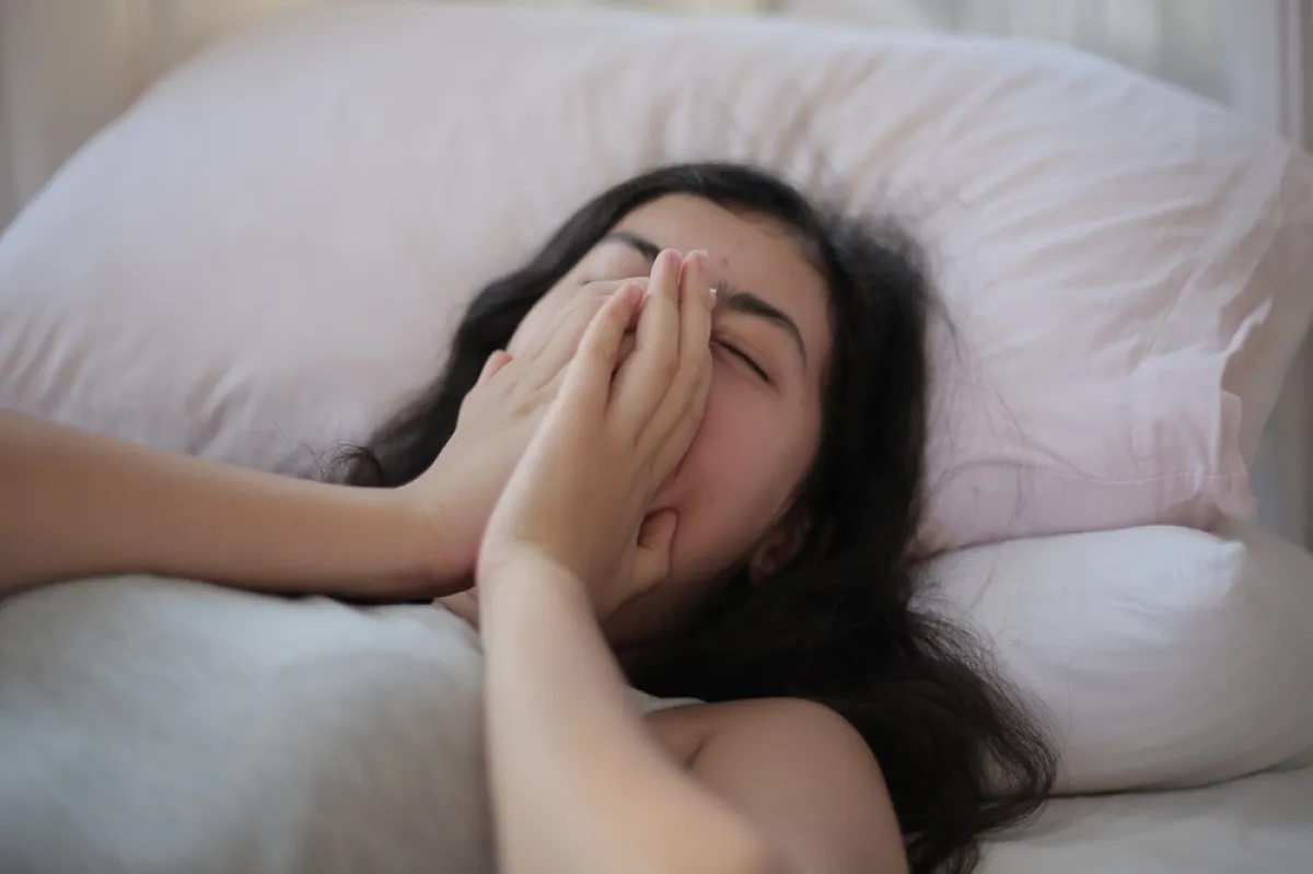 الكحة الناشفة وقت النوم (المصدر: pexels)