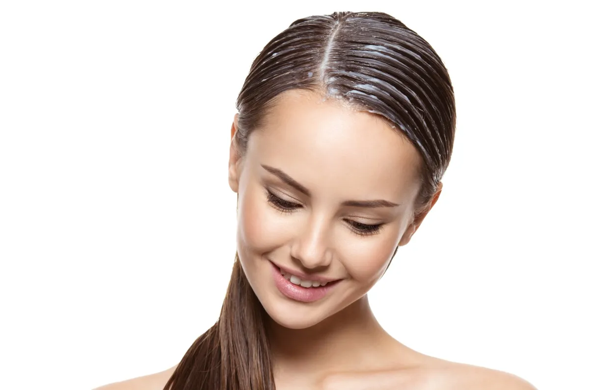 فوائد البلسم للشعر - الصورة من Freepik 