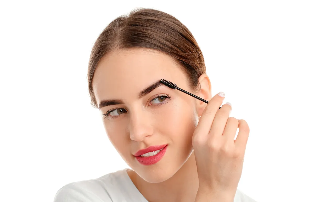 علاج فراغات الحواجب