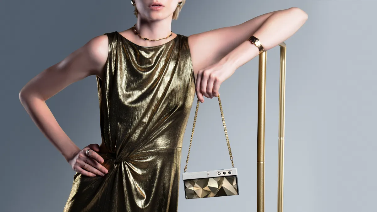  هاتف HONOR's V Purse الذكي 