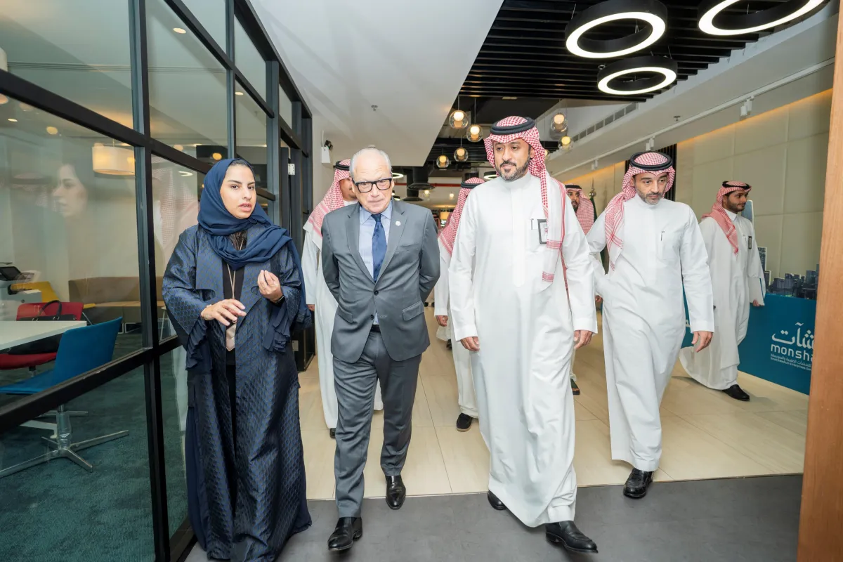 يشمل برنامج "مسرعة الدرعية " أربع مسارات رئيسية، هي: الضيافة، والسياحة، وبيع التجزئة، والفنون والثقافة