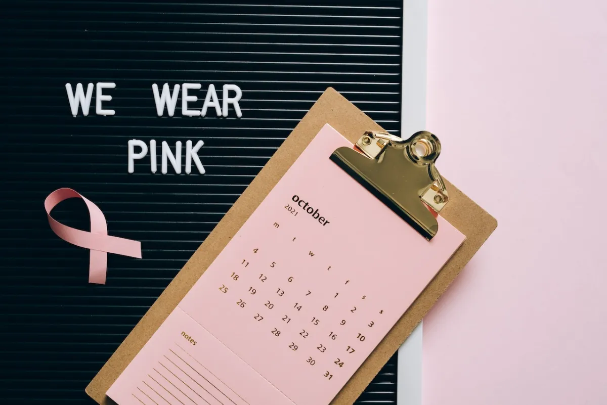 أكتوبر الوردي وأهمية الكشف المبكر عن سرطان الثدي (المصدر: Pexels)