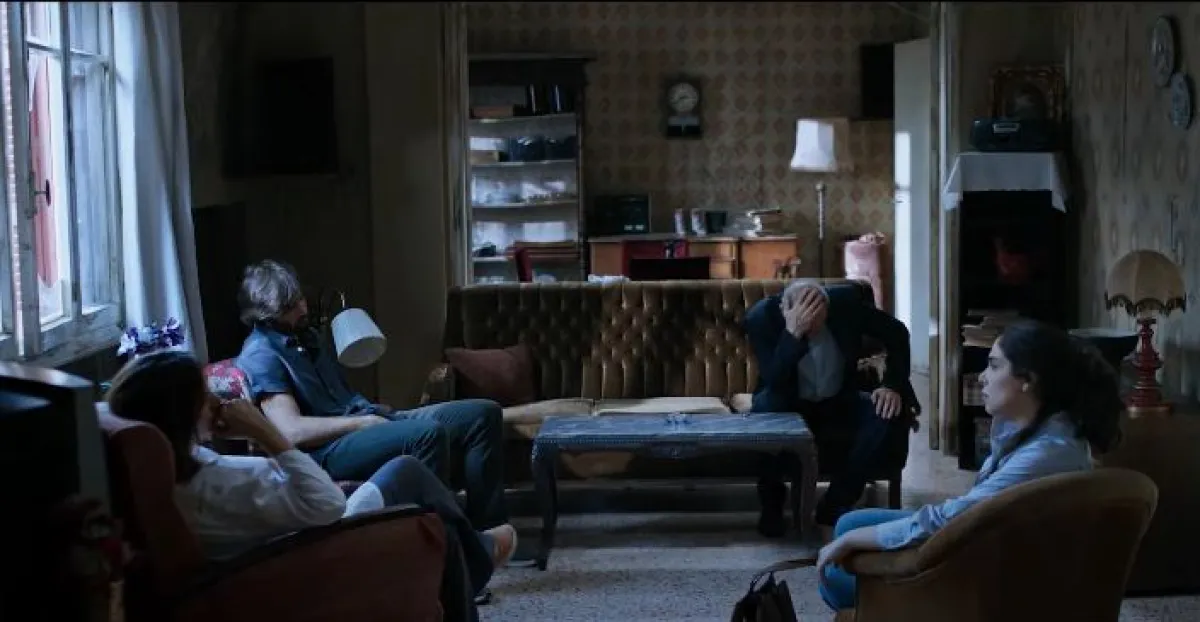 مسلسل الغريب- لقطة شاشة من قناة منصة شاهد على يوتيوب