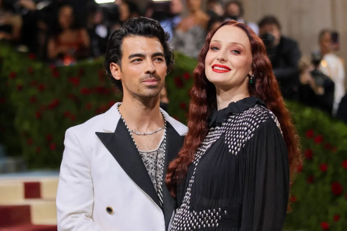 جو جوناس وصوفي تيرنر (Joe Jonas and Sophie Turner). مصدر الصورة: Mike Coppola/Getty Images/AFP