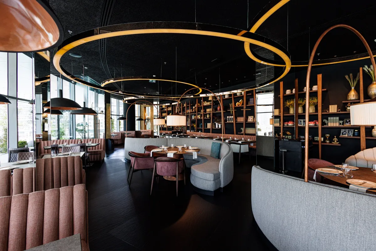 مطعم بابل اللبناني الفاخر والمشهور يفتتح فرعاً له في فاشن أفنيو بدبي مول