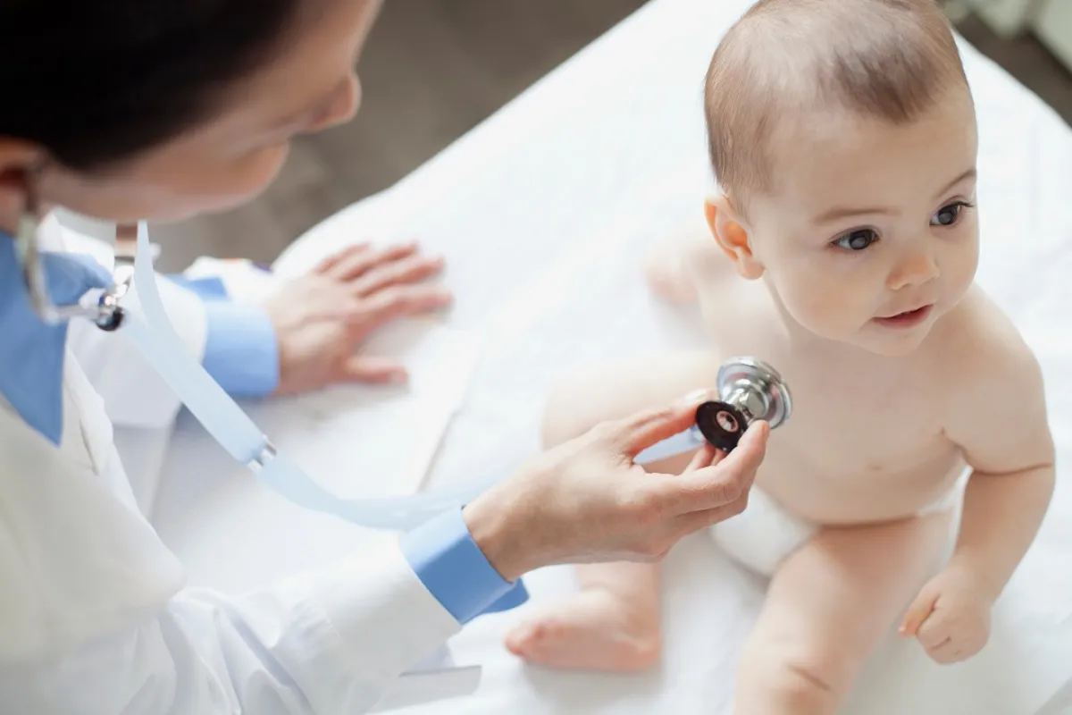 صورة لطفل ينعم بالصحة والعافية