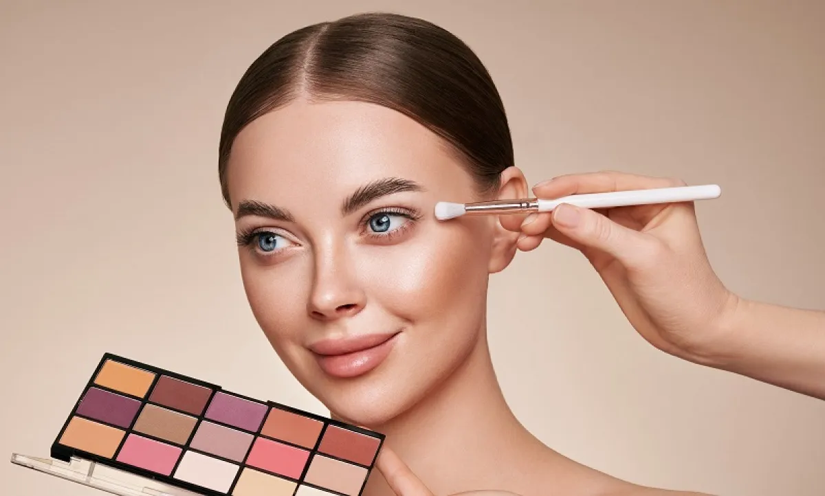 تعليم المكياج