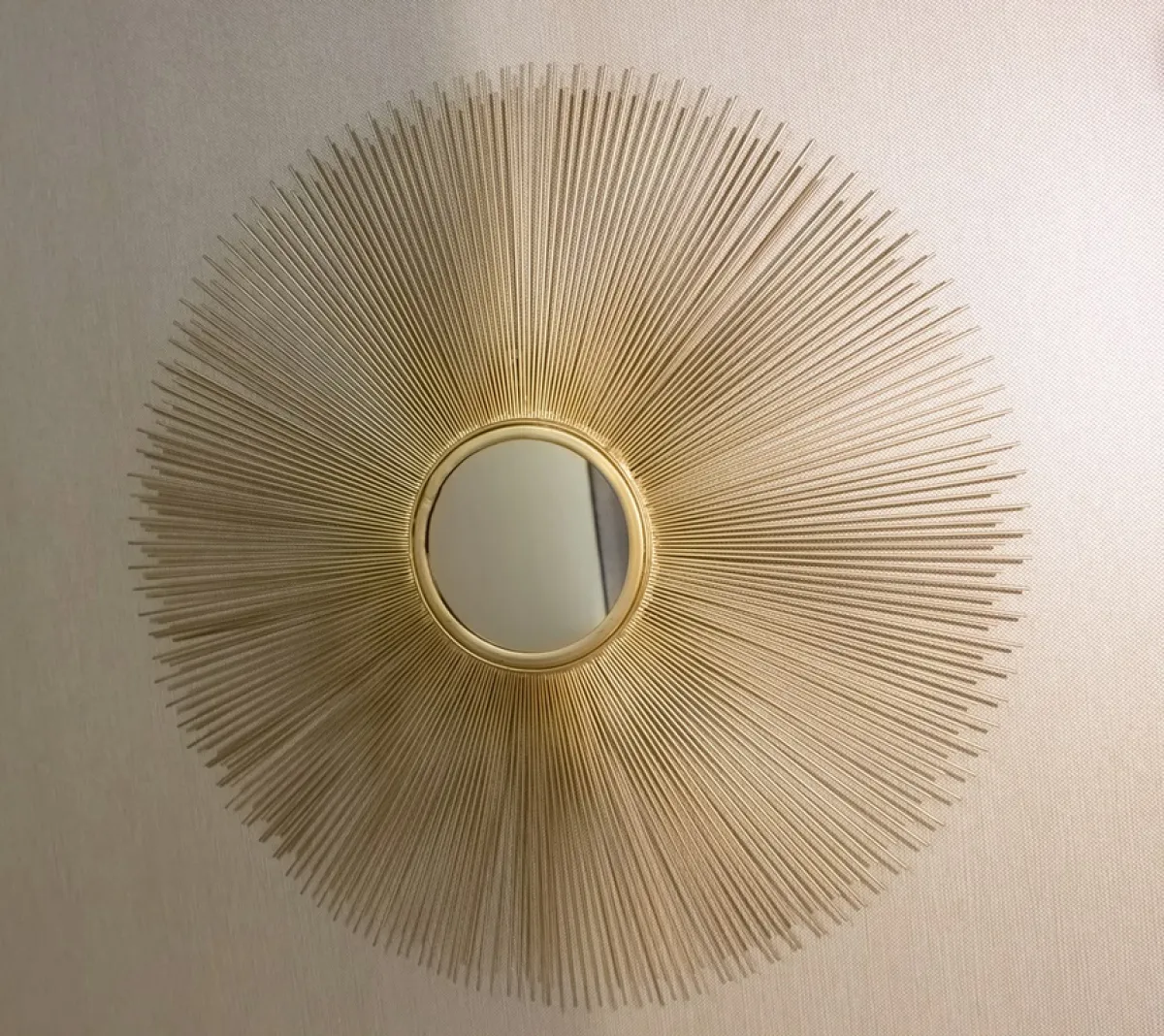 مرآة مستديرة