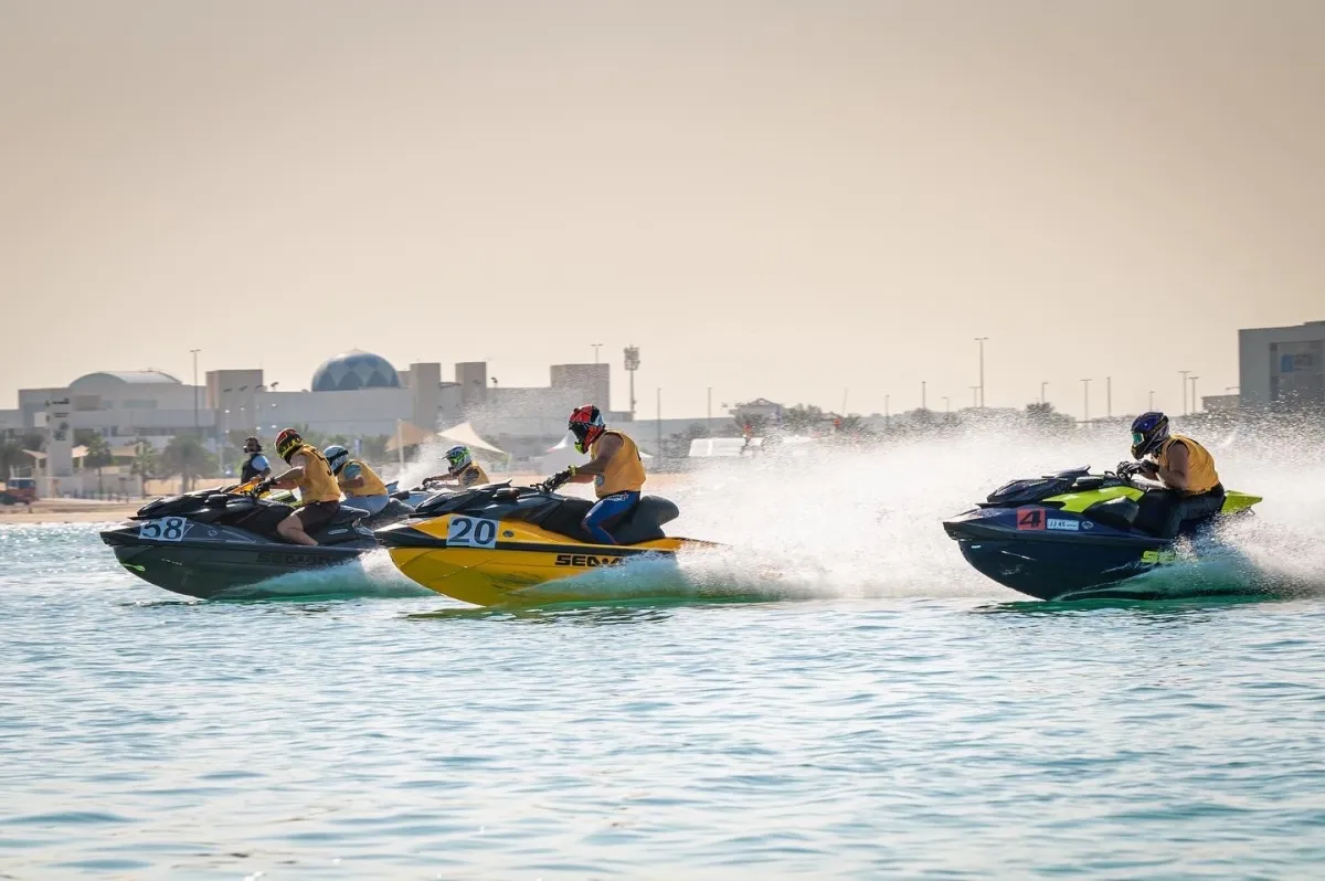 ماراثون الإمارات للدراجات المائية. الصورة من wam