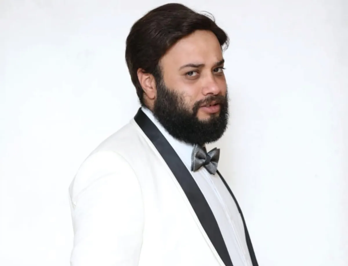 حاتم صلاح - الصورة من صفحته الرسمية على الفيس بوك