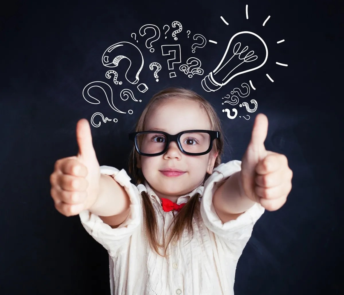 صورة تعبيرية لطفل ذكي