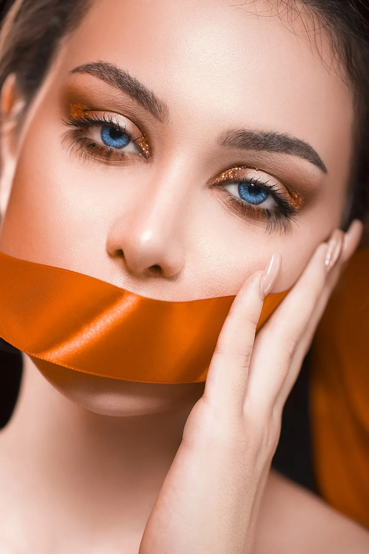 مكياج بالوان التوايل - الصورة من Freepik 