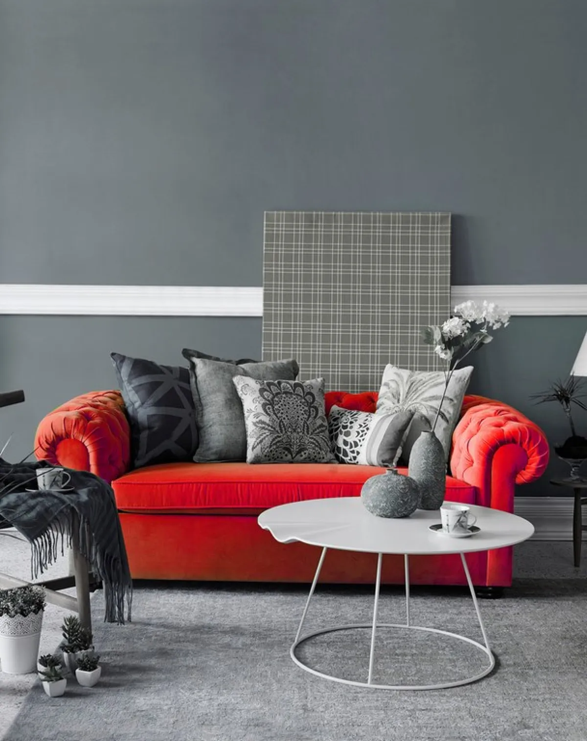 ألوان متناسقة يتقدمها الأحمر في منطقة المعيشة