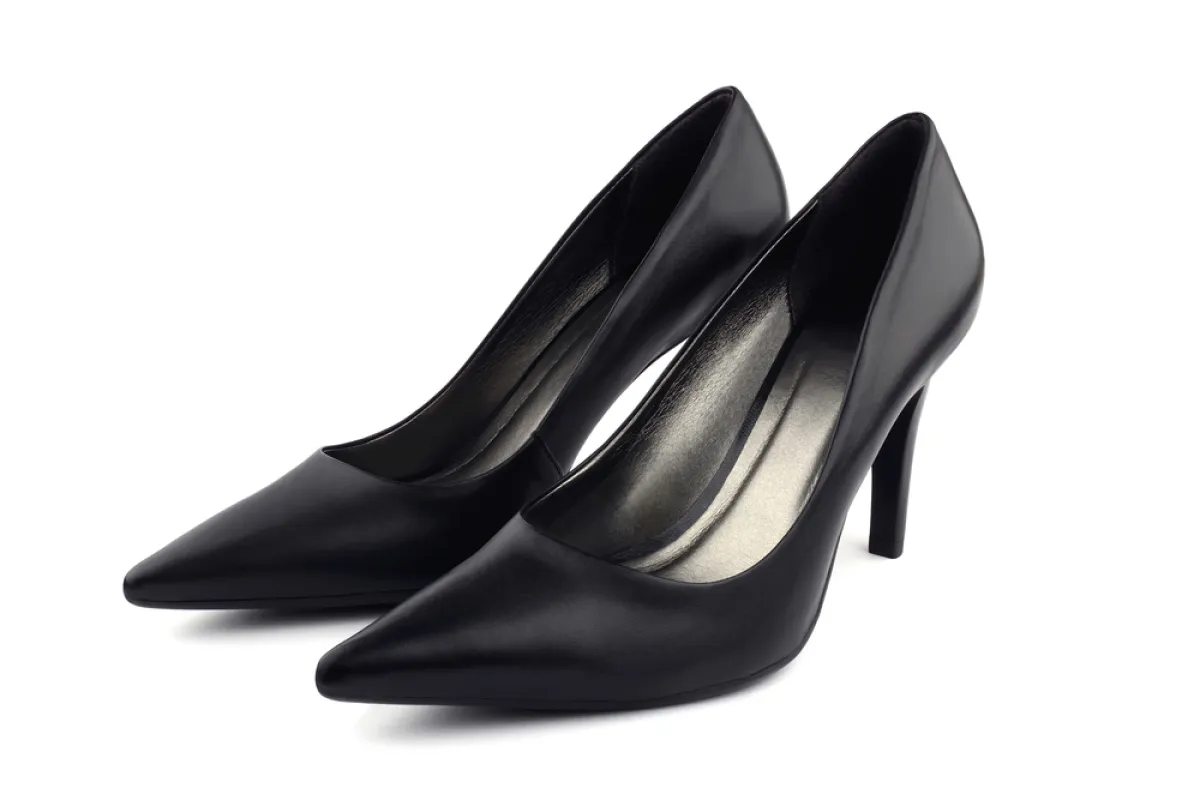 حذاء نسائي جلدي