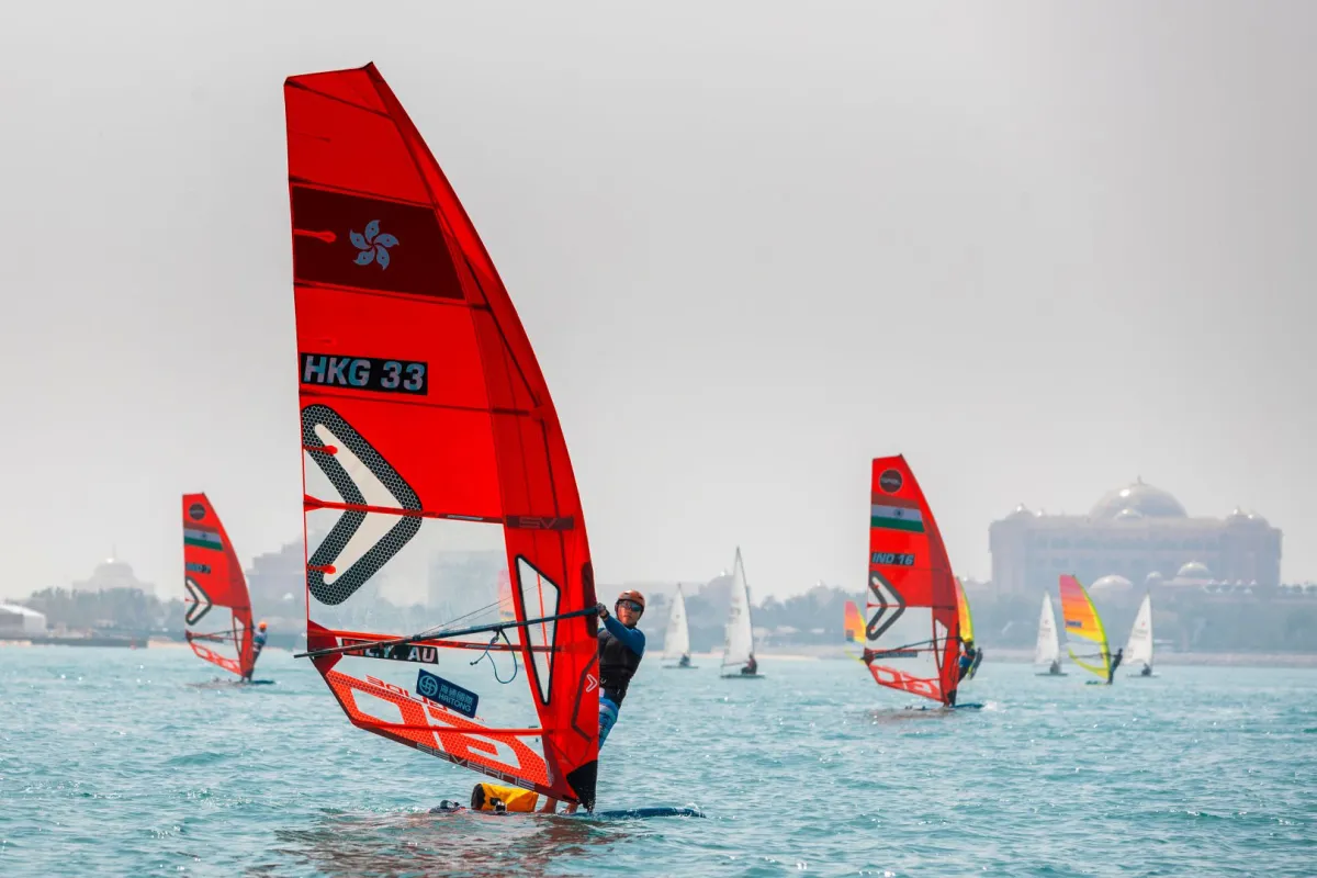 نادي أبوظبي للرياضات البحرية ينظم البطولة الآسيوية للشراع الحديث الأوبتيمست 2023. الصورة من wam