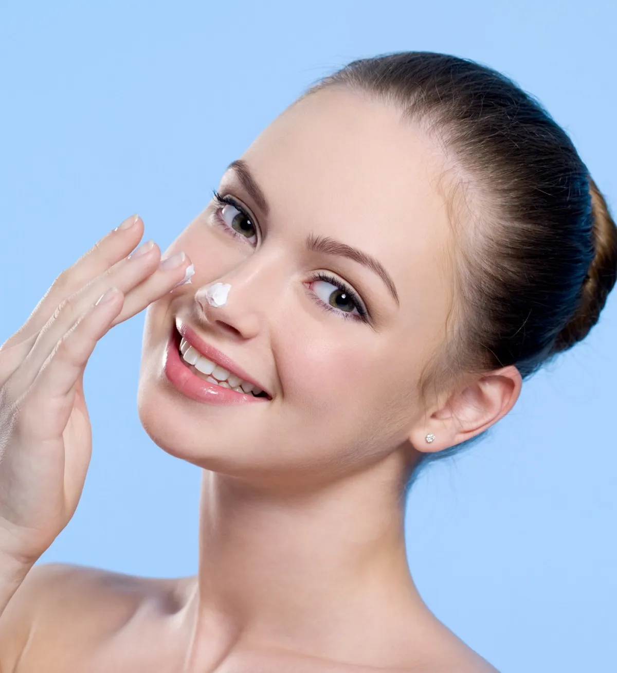 تقنية ترطيب البشرة - الصورة من Freepik 