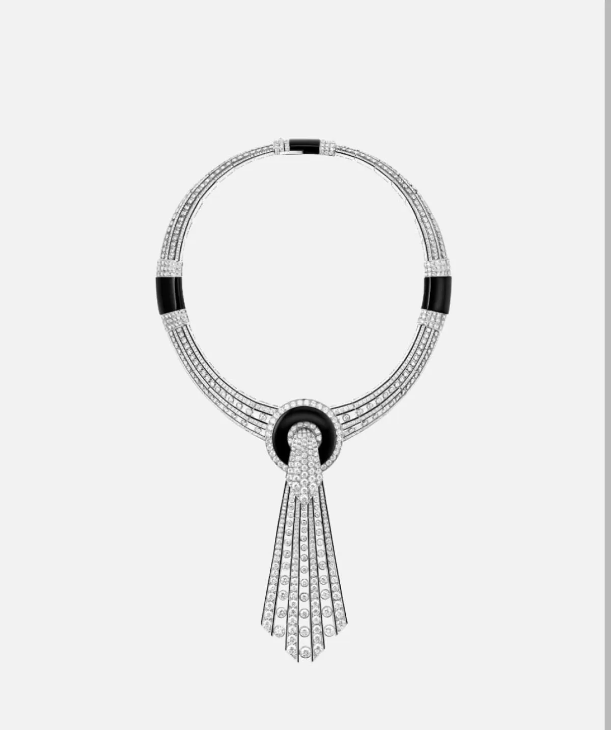 قلادة LAVALLIÈRE من بوشرون Boucheron 