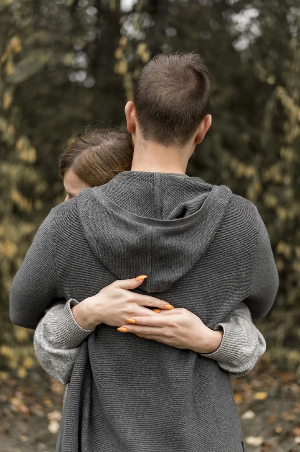 يزداد انجذاب المرأة للرجل الصلب الودود معها في الحياة