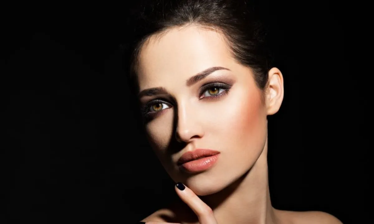 مكياج بني خريفي