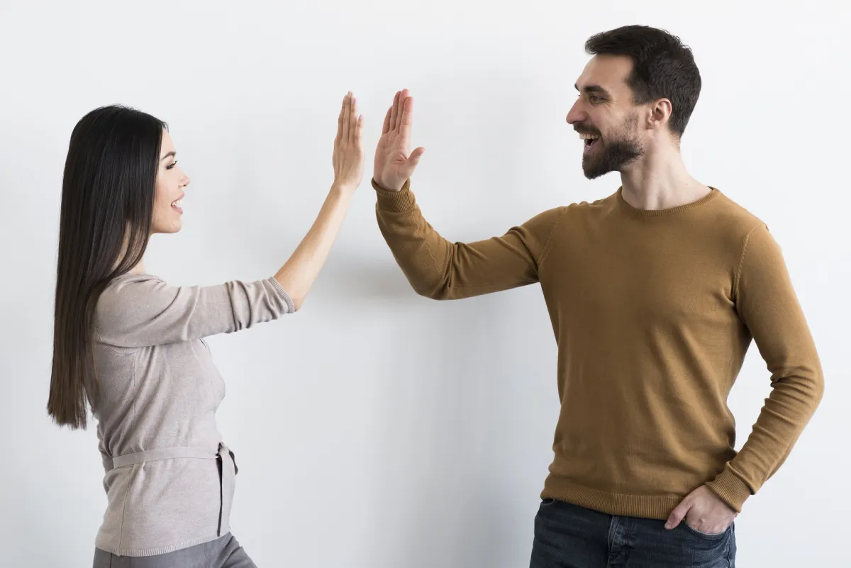 الصديق الحقيقي هو الذي يتواجد في لحظات الأزمات التي قد تواجهك في الحياة