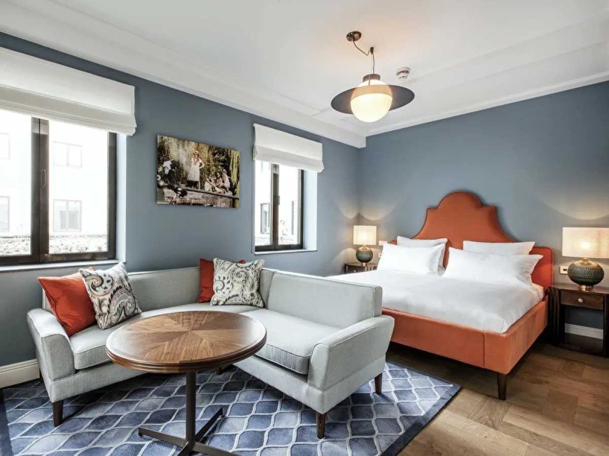 فندق توانتي إييت