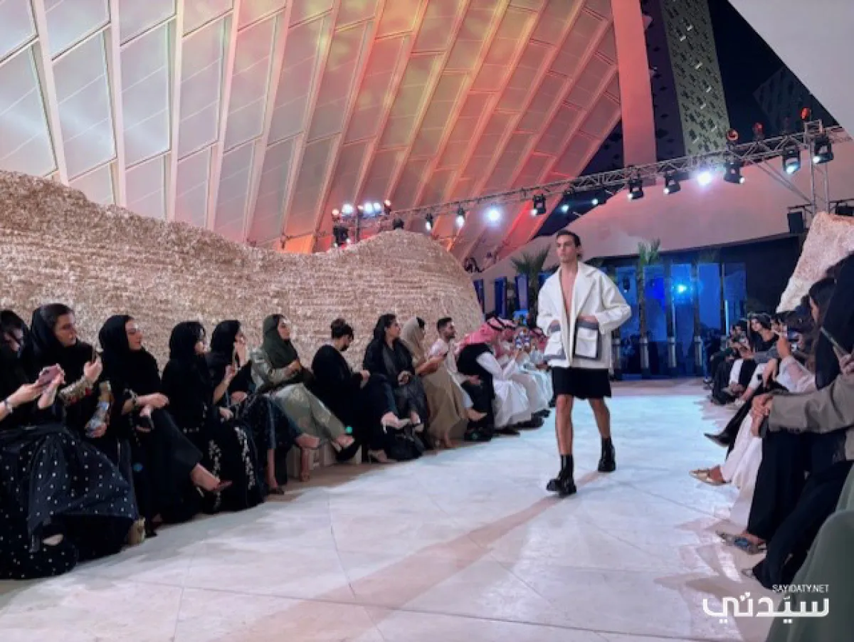 من تصاميم العلامة HAJRUSS