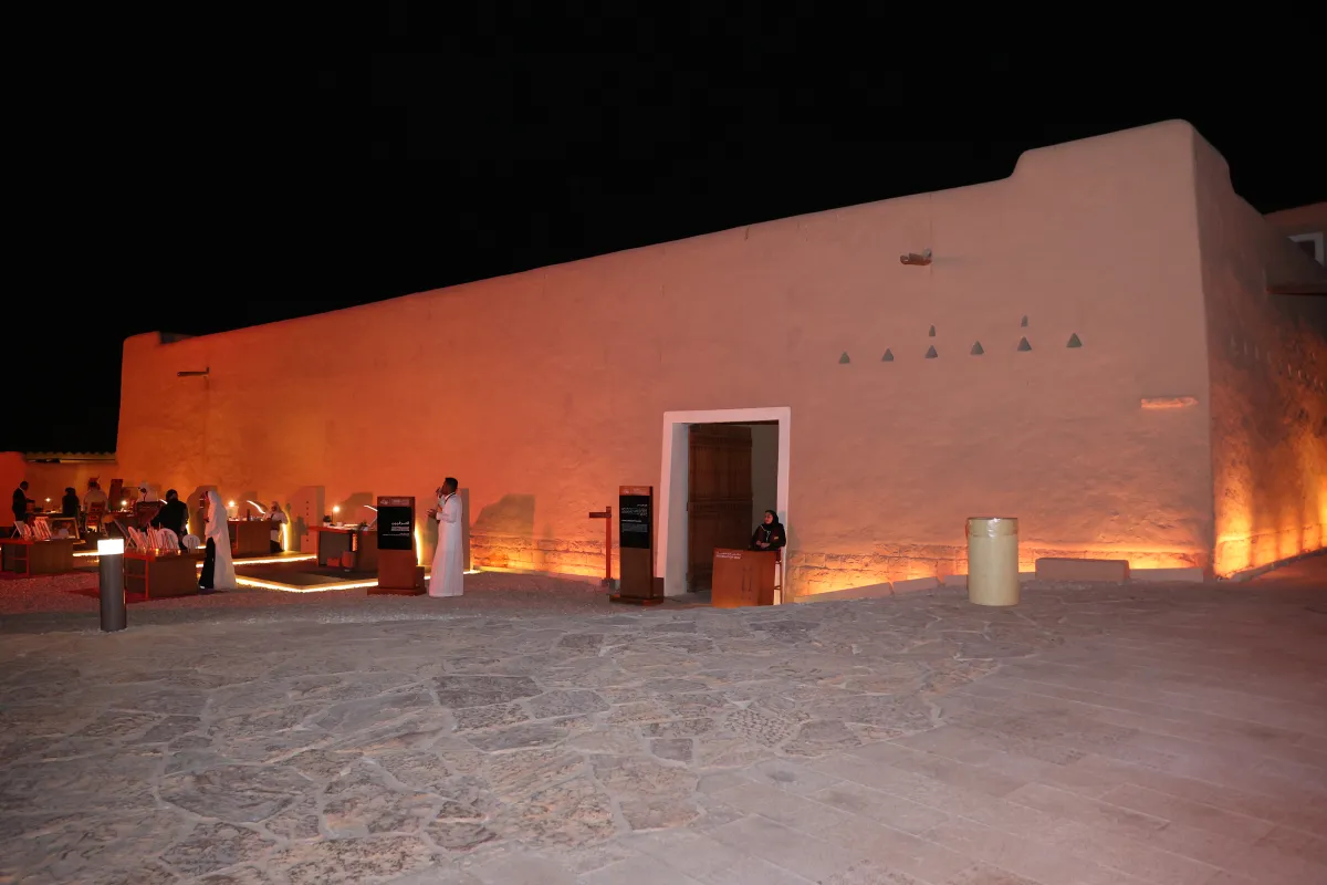 جانب من  فعاليات "ملتقى العمارة التقليدية" في حي الطريف التاريخي بمنطقة الدرعية