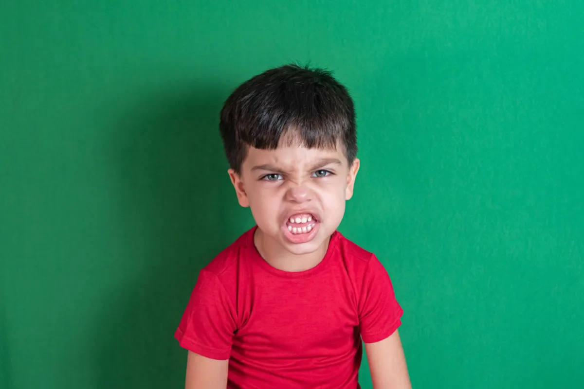 صورة طفل عنيد