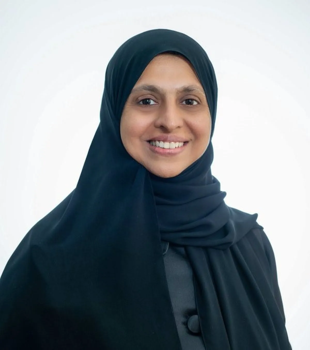 الدكتورة من تهلك. الصورة من حساب جامعة محمد بن راشد للطب والعلوم الصحية على منصة x