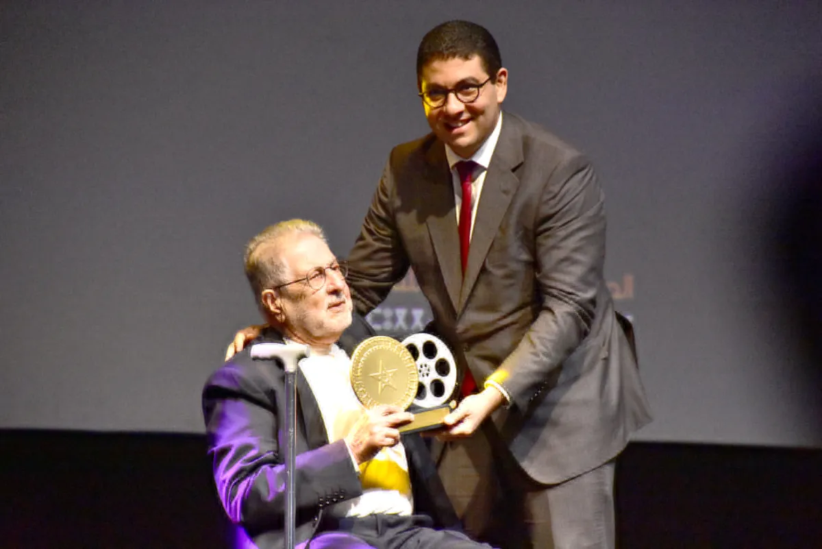 لحظة تكريم المخرج المغربي لطيف لحلو