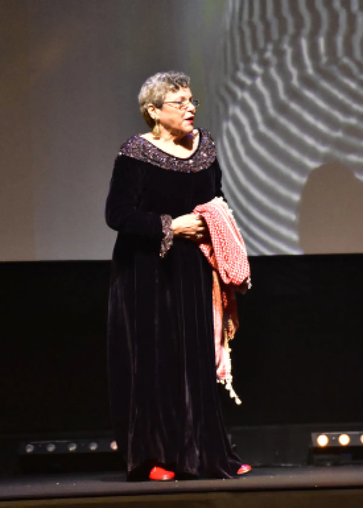 فاطمة لوكيلي لحظة التكريم 