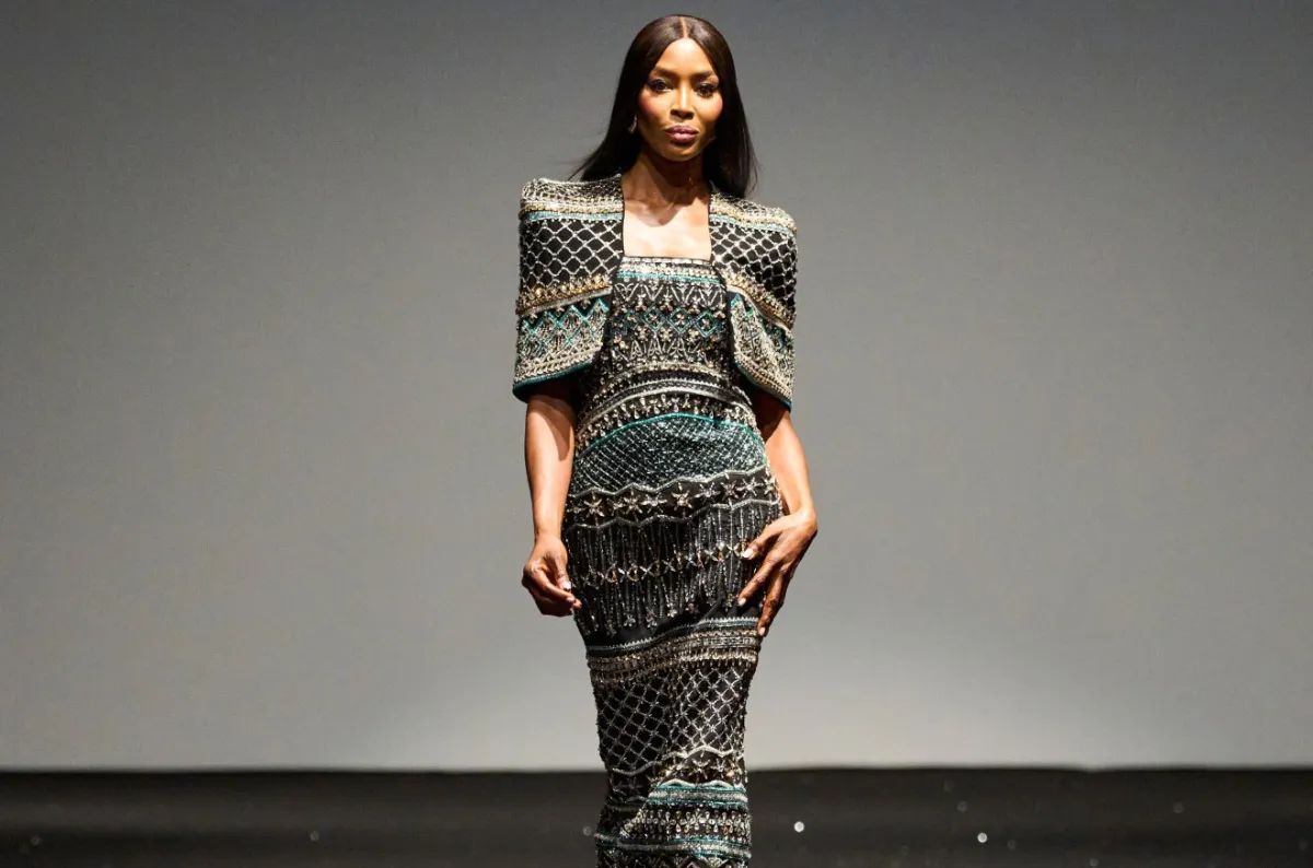 نعومي كامبل naomi campbell من عرض Rizman Ruzaini