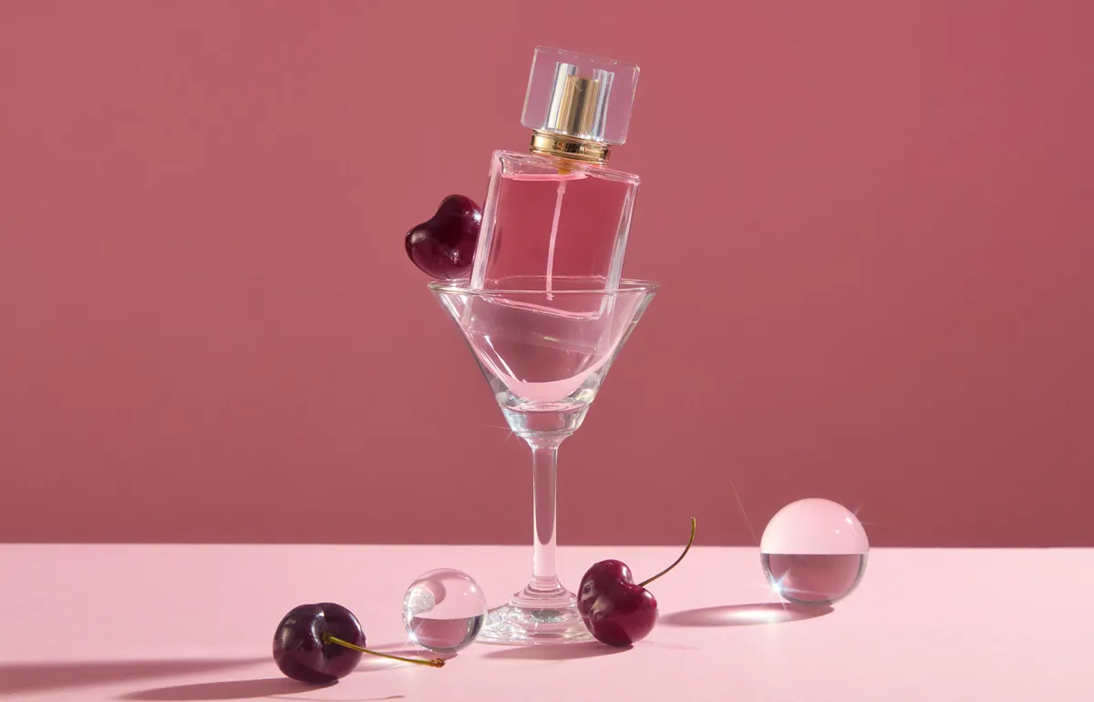 عطور برائحة الكرز الأسود.. إصدارات مميزة تناسب مختلف الأذواق - الصورة من Shutterstock