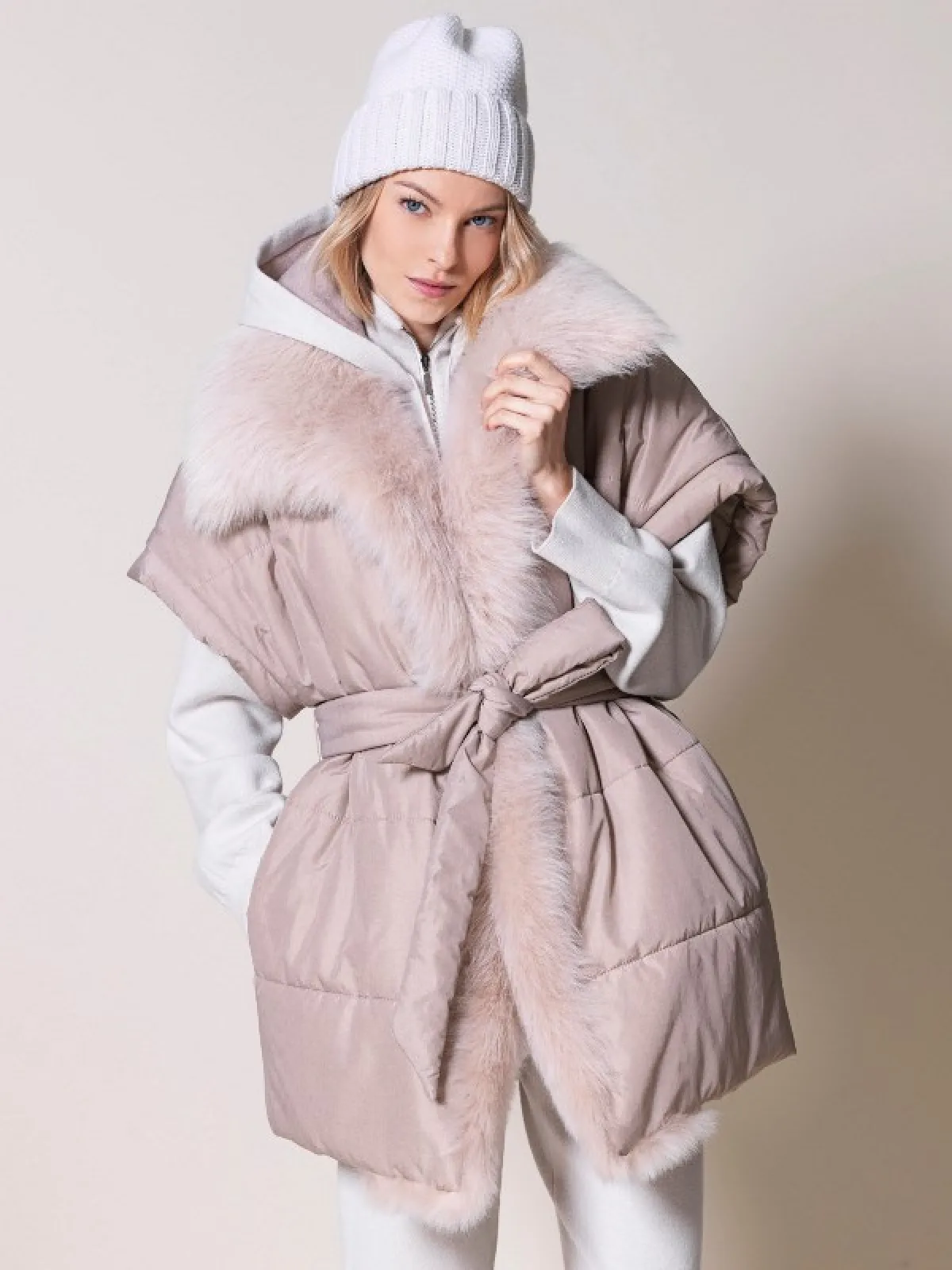 تنسيق الجيليه المنفوخة لإطلالة أنيقة وعصرية في الأيام الباردة